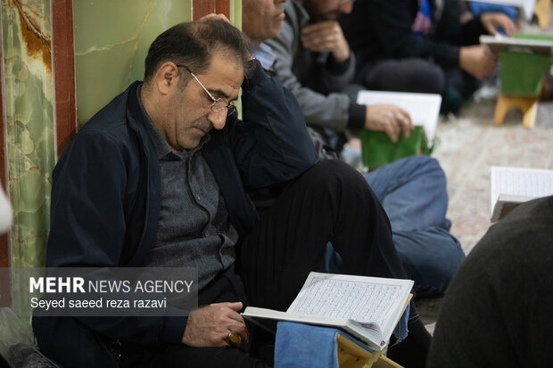 مراسم جزخوانی قرآن کریم به یاد رهبر شهید انقلاب