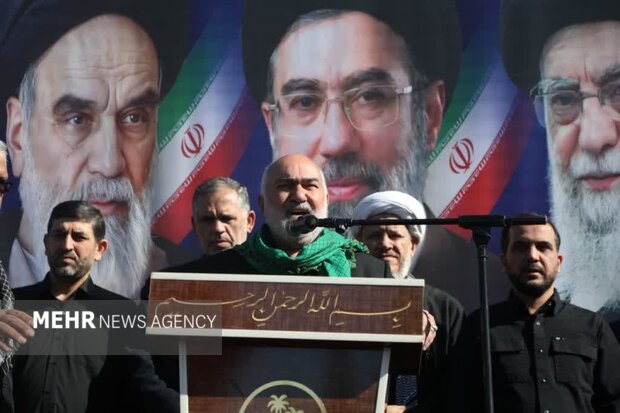 استاندار خوزستان: پیروزی قطعی است و دشمن در حال نابودی است