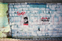 گلدانی در میان باروت؛ روایت عشق و وفاداری در گوشه‌ دنج داروخانه