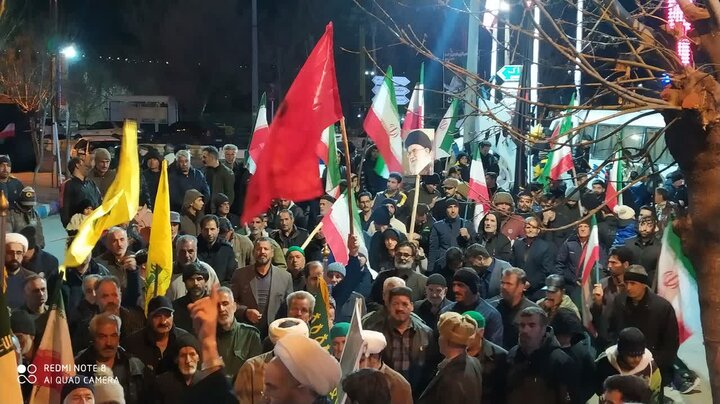 تجمع پرشور مردم خنداب در بیعت با رهبر معظم انقلاب در شب قدر