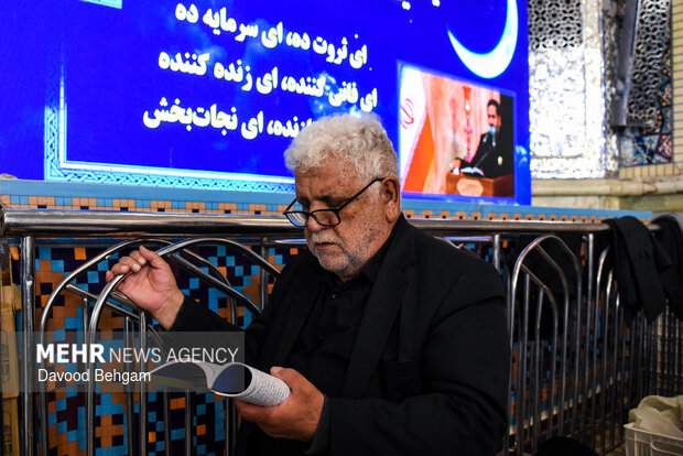 احیای شب بیست و یکم ماه مبارک رمضان در حرم رضوی
