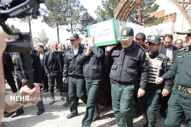 شهید حسن اسکندری از شهدای مدافع امنیت در ملارد خاکسپاری شد