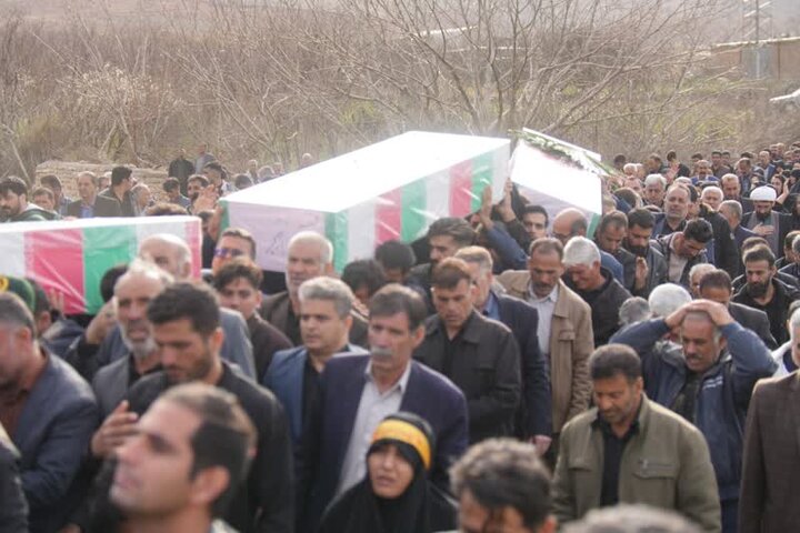 تصاویری از تشییع پیکر اعضای یک خانواده روستایی