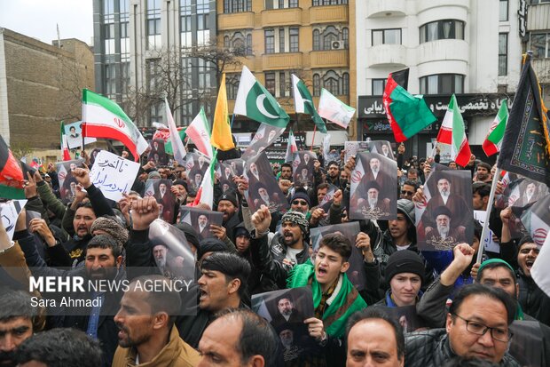 اجتماع بزرگ مهاجرین ملل اسلامی در محکومیت شهادت قائد امت