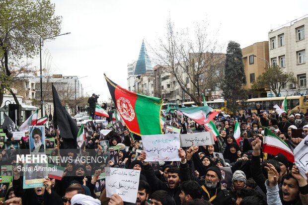 اجتماع بزرگ مهاجرین ملل اسلامی در محکومیت شهادت قائد امت