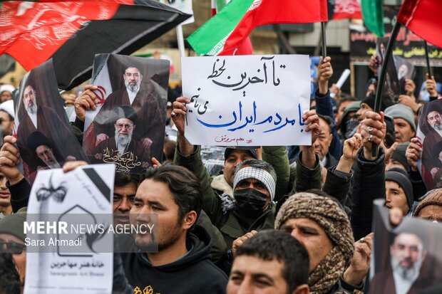 اجتماع بزرگ مهاجرین ملل اسلامی در محکومیت شهادت قائد امت