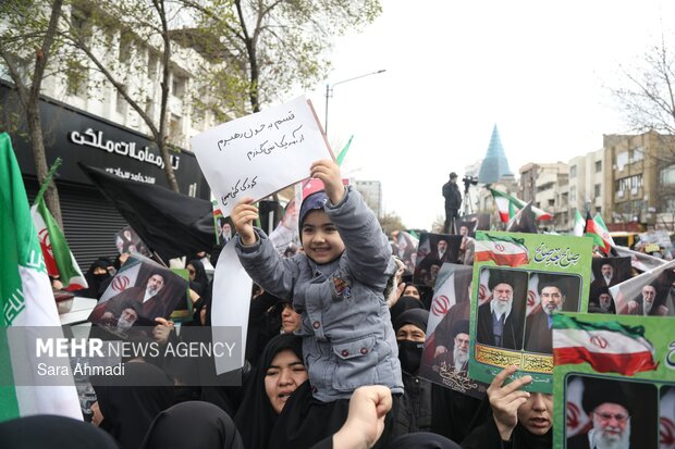 اجتماع بزرگ مهاجرین ملل اسلامی در محکومیت شهادت قائد امت