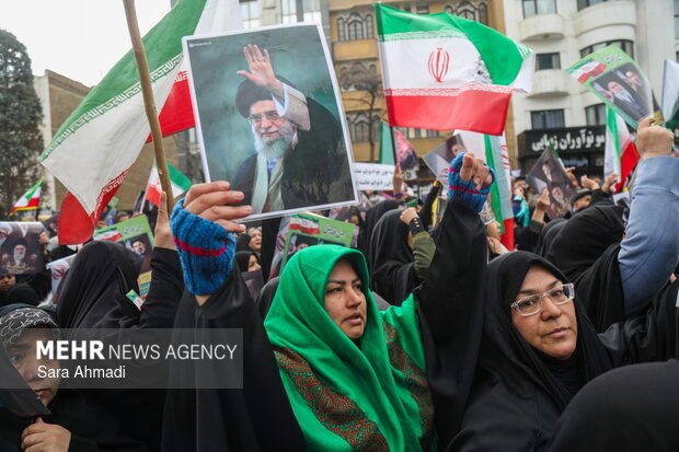 اجتماع بزرگ مهاجرین ملل اسلامی در محکومیت شهادت قائد امت