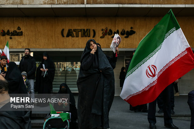 تشییع پیکر ۳۵ شهید جنگ تحمیلی آمریکایی صهیونیستی در تهران