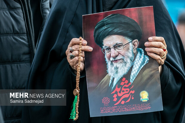 تشییع پیکر ۳۵ شهید جنگ رمضان در تهران