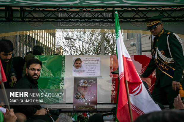 تشییع پیکر ۳۵ شهید جنگ رمضان در تهران
