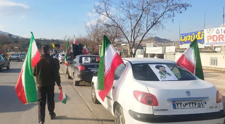 کاروان خودرویی «بعثت امت» در سنندج به حرکت درآمد