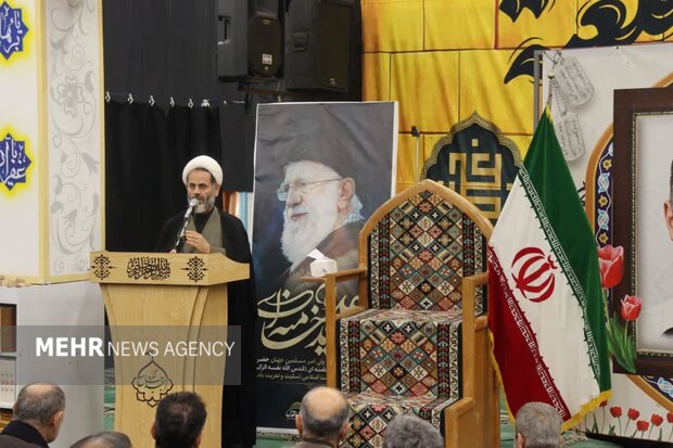 حجت الاسلام فخری: خون شهدا هیمنه پوشالی آمریکا را در هم می‌شکند