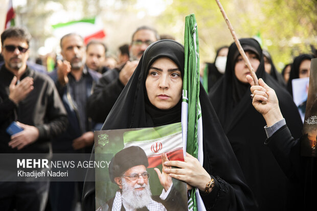 تشییع پیکر مطهر ۸ شهید حمله آمریکایی- صهیونی در اصفهان