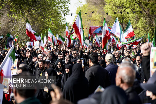 تشییع پیکر مطهر ۸ شهید حمله آمریکایی- صهیونی در اصفهان