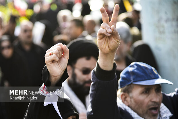 تشییع پیکر مطهر ۸ شهید حمله آمریکایی- صهیونی در اصفهان