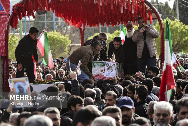 تشییع پیکر مطهر ۸ شهید حمله آمریکایی- صهیونی در اصفهان