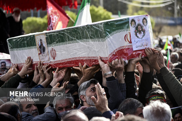 تشییع پیکر مطهر ۸ شهید حمله آمریکایی- صهیونی در اصفهان