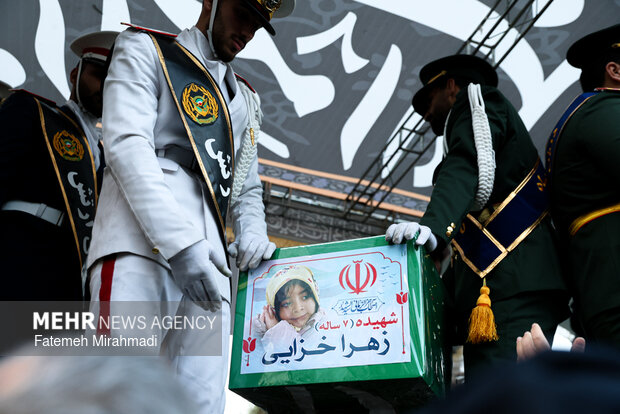 تشییع پیکر ۳۵ شهید جنگ رمضان در تهران