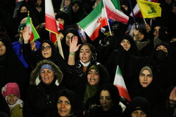 دختران زنجانی از شکوه حماسه حضور در صحنه دفاع از وطن می‌گویند