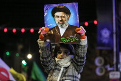 تداوم حضور شبانه زنجانی‌های انقلابی و بابصیرت در میدان