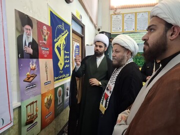 نمایشگاه «زندگی با آیه ها» در دالاهو برگزار شد