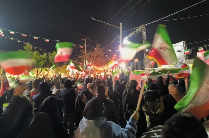 تجمع خودجوش مردم مشهد