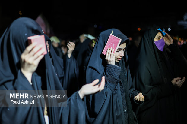 احیای شب بیست و سوم ماه مبارک رمضان در میدان شهدای هفتم تیر تهران