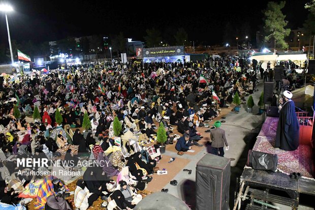 احیای شب بیست و سوم ماه مبارک رمضان در بیرجند