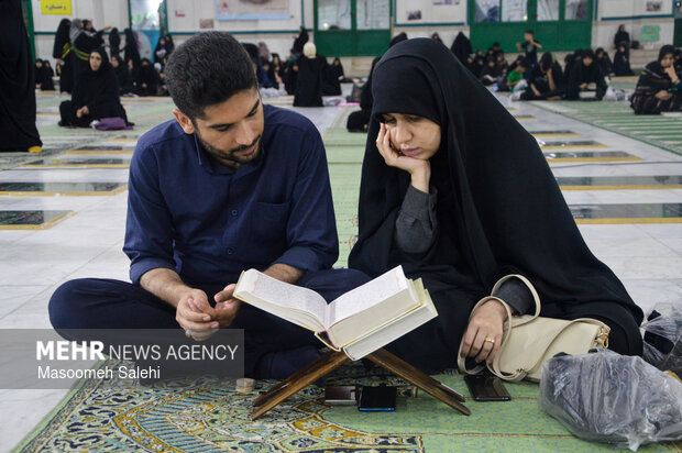 احیای شب بیست و سوم ماه مبارک رمضان در بندرعباس