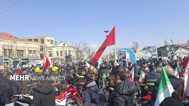 مشاركة اهالي تبريز في مسيرات يوم القدس