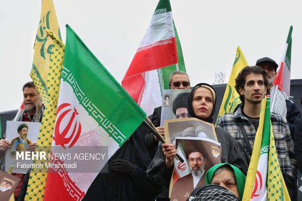 Tahran'da Kudüs Günü Yürüyüşü