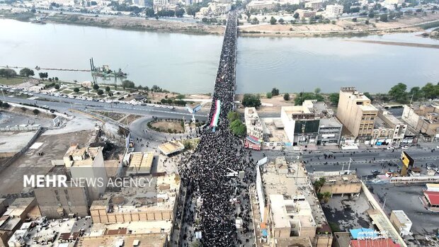 موج جمعیت بینظیر در اهواز؛ راهپیمایی قدس با شکوهی کمسابقه برگزار شد