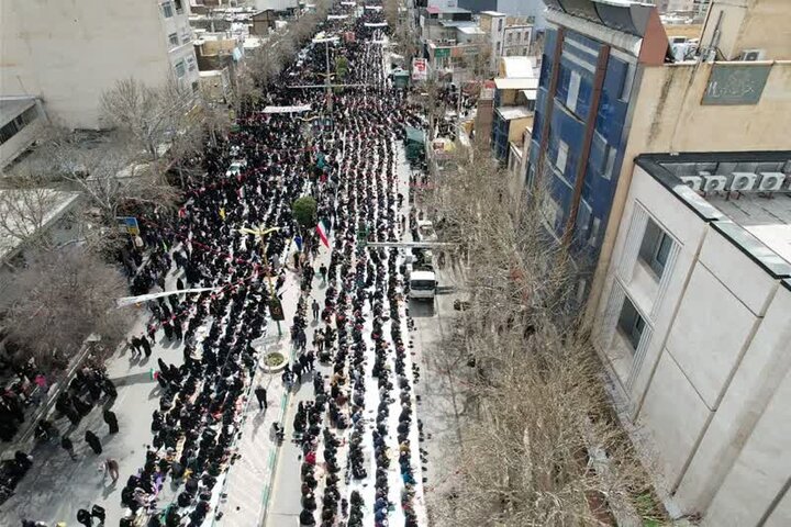 تصاویر هوایی از صفوف طولانی اقامه نمازجمعه روز قدس در خرم‌آباد