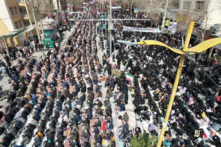تصاویر هوایی از صفوف طولانی اقامه نمازجمعه روز قدس در خرم‌آباد