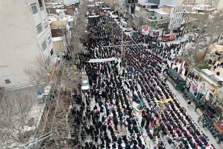 تصاویر هوایی از صفوف طولانی اقامه نمازجمعه روز قدس در خرم‌آباد