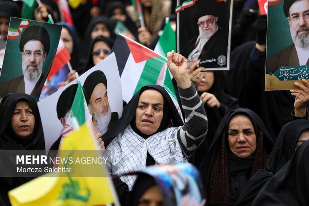 عبدلیان پور: پای خواسته رهبر شهیدمان ایستاده‌ایم