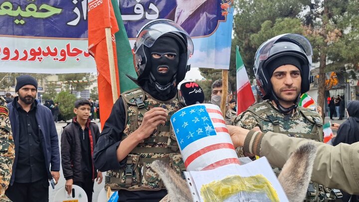 کنایه بیرجندی‌ها در راهپیمایی قدس به ترامپ و نتانیاهو