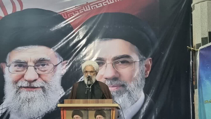 مردم ایران در بزنگاه‌های تاریخی پشتوانه ولایت و انقلاب هستند