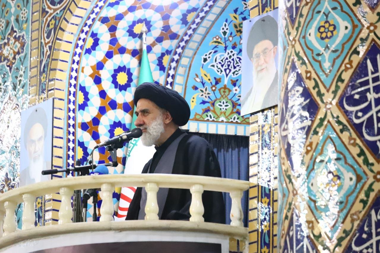 حجت الاسلام فاطمی: تنگه هرمز برگ برنده ایران در برابر دشمنان است