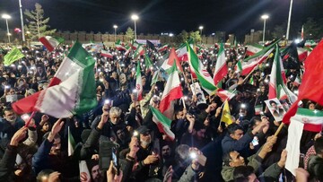 بیرجند صحنه همدلی و همخوانی سرود ملی