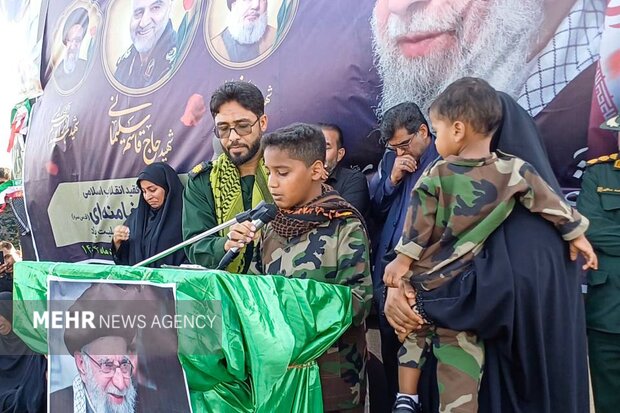 صحبت‌های فرزند شهید مدافع وطن«مصطفی ارکاک» بر بالین پیکر پدر