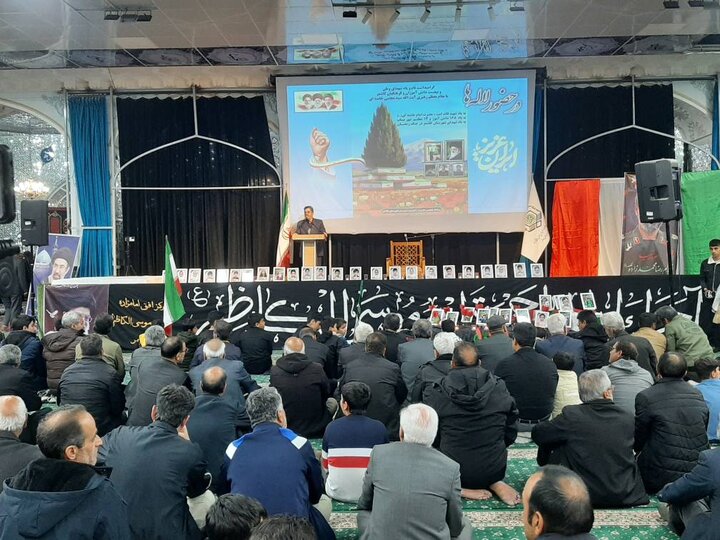 مراسم وداع با پیکر شهید «غلامرضا محمدزاده» در کاشمر