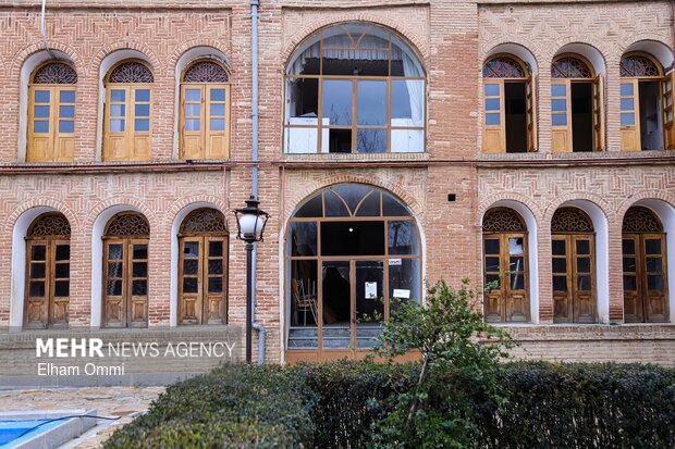 آثار تجاوز آمریکایی - صهیونی به بناهای تاریخی سنندج