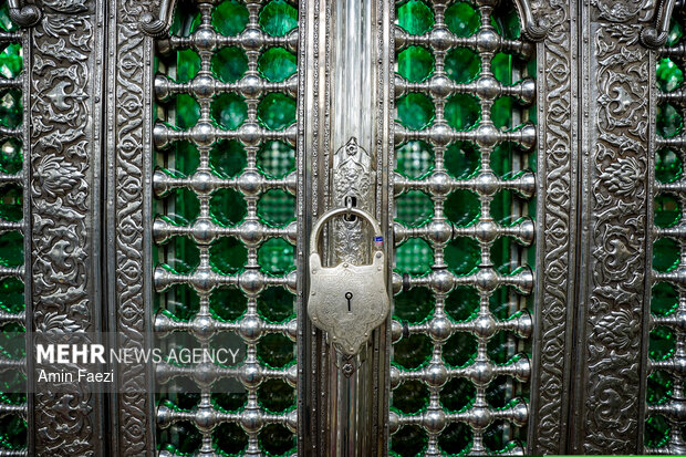 غبارروبی حرم مطهر حضرت شاهچراغ(ع)