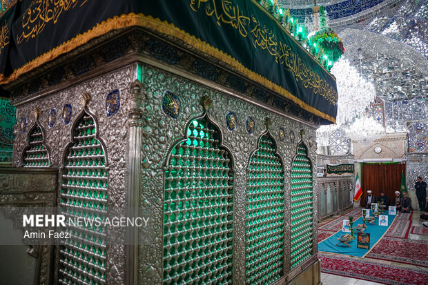 غبارروبی حرم مطهر حضرت شاهچراغ(ع)