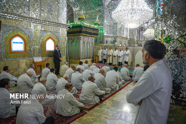 غبارروبی حرم مطهر حضرت شاهچراغ(ع)