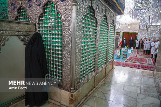 غبارروبی حرم مطهر حضرت شاهچراغ(ع)