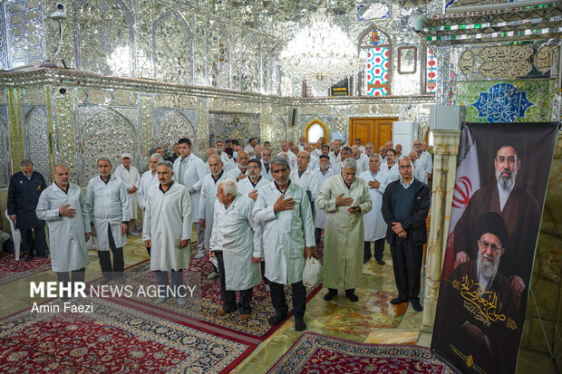 غبارروبی حرم مطهر حضرت شاهچراغ(ع)