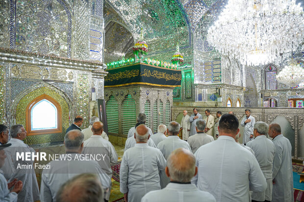 غبارروبی حرم مطهر حضرت شاهچراغ(ع)